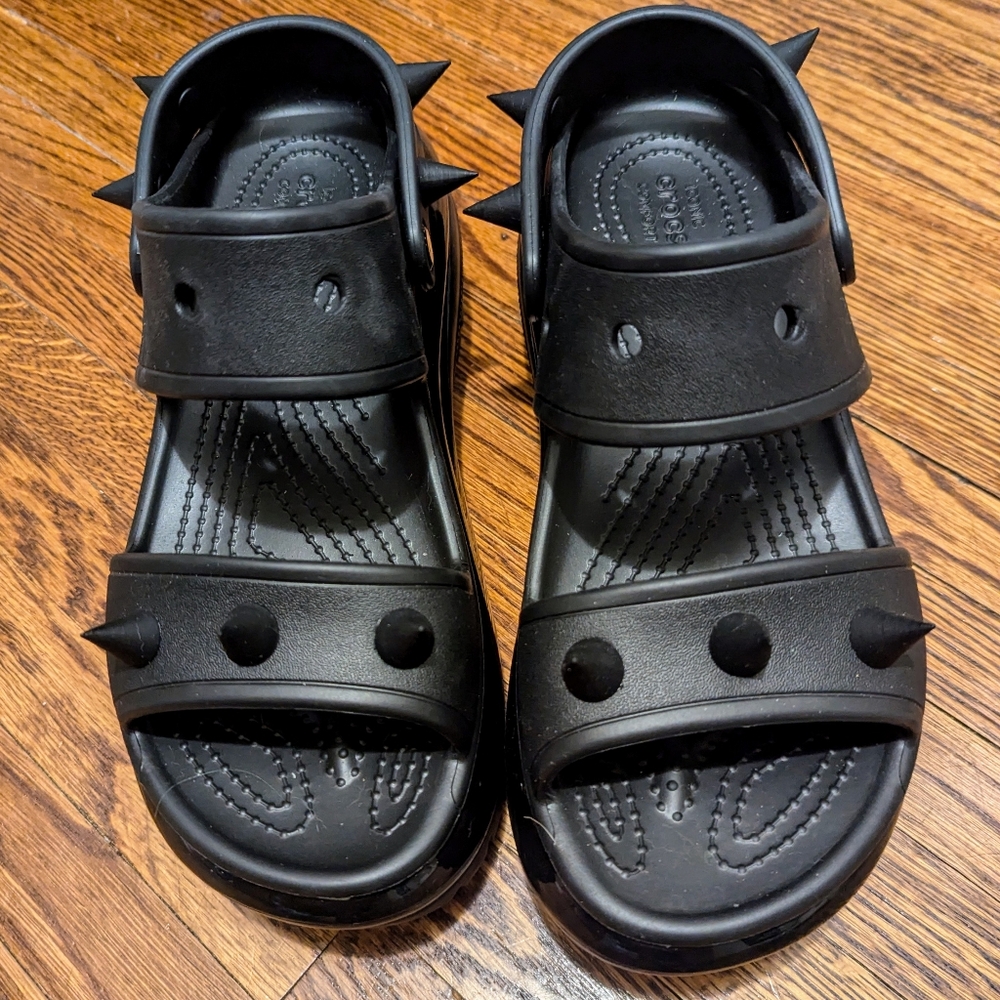 Crocs WORN ONCE all black mega crush platform sandal wmns 9 mens 7